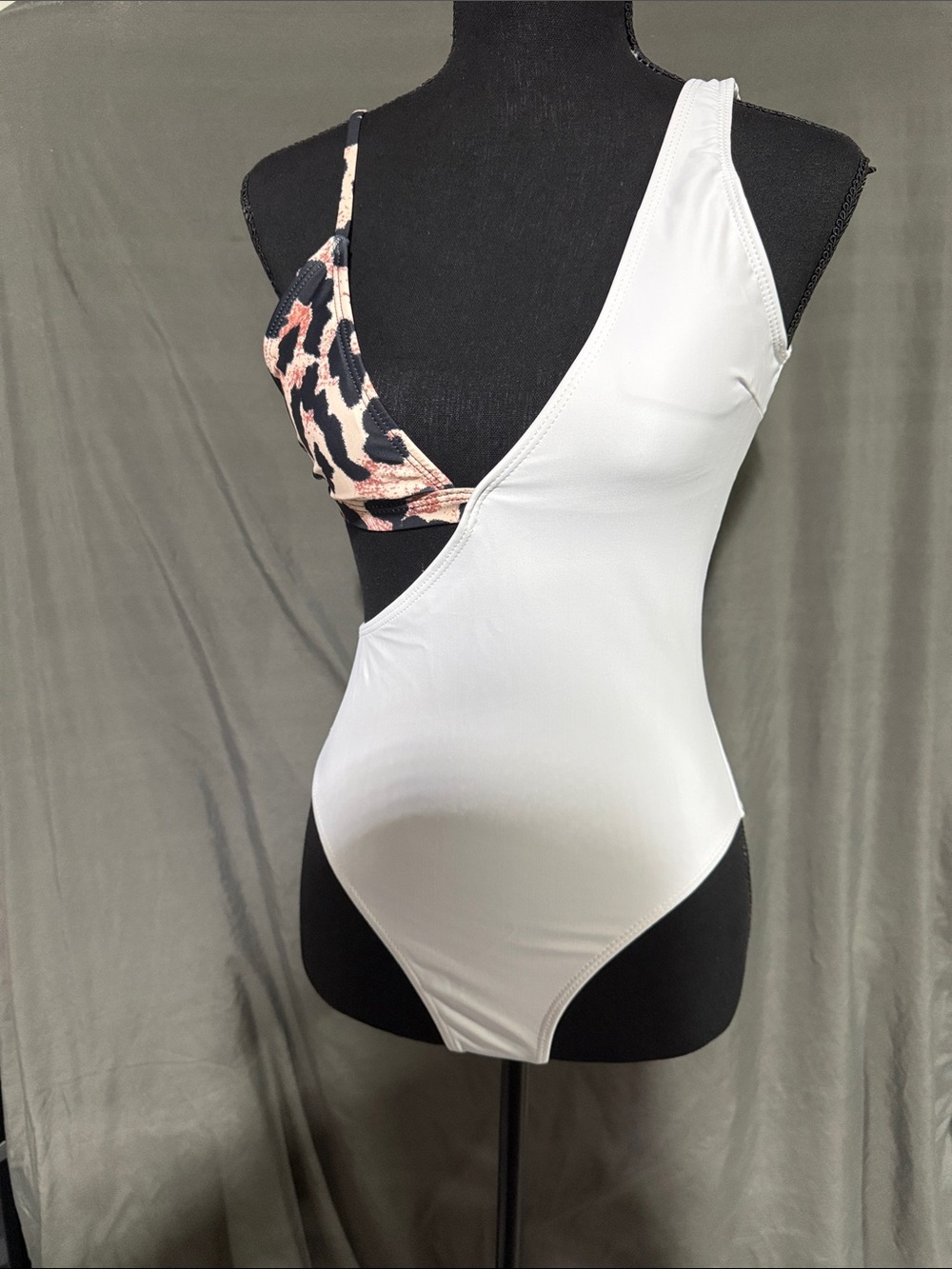 White One-Shoulder Cutout One-Piece Swimsuit with Pink Leopard Accent